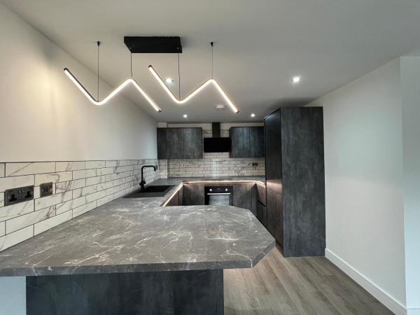 Luxury 2 Bed Apartment - Contractor Friendly - Free Parking - Wifi & High Tech - 2 Bathrooms - - Northamptonshire