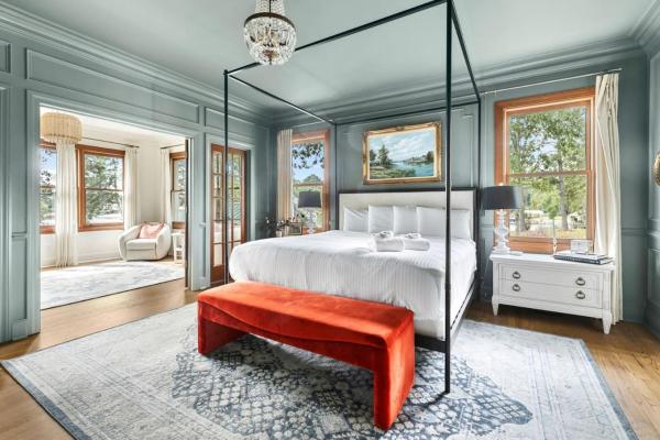 A la foto es mostra l'objecte Lakeside Manor Sleeps 10 situat a la ciutat de Irmo.