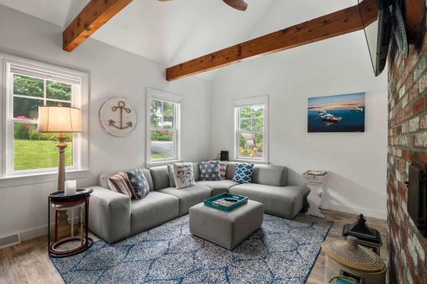 Pond Front Home W Game Room Dog Friendly - Chatham, MA