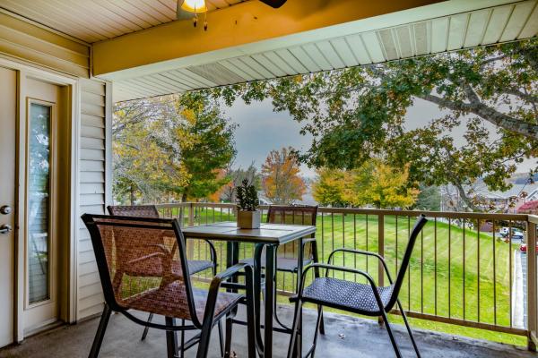 Foto 9: View at the Foothills Condo