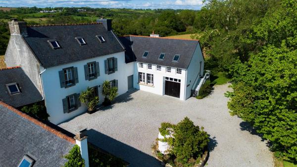 På billedet ses objektet La Ferme beliggende i byen Argol.