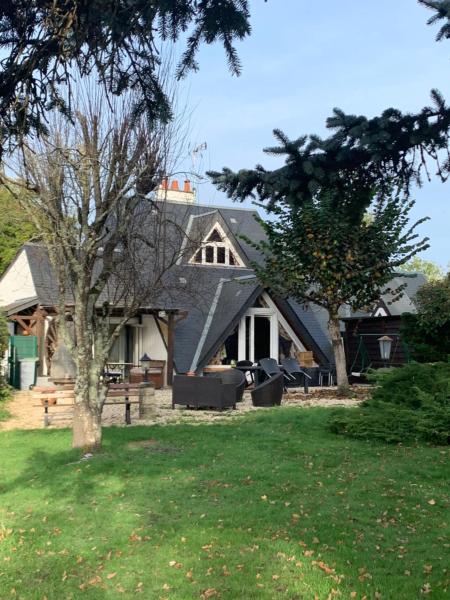 A la foto es mostra l'objecte Maison champêtre avec vue sur un étang situat a la ciutat de Les Choux.