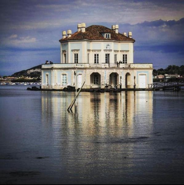 Nella foto è visibile l'oggetto AeG CasinaVanvitelliana situato nella città di Baia.