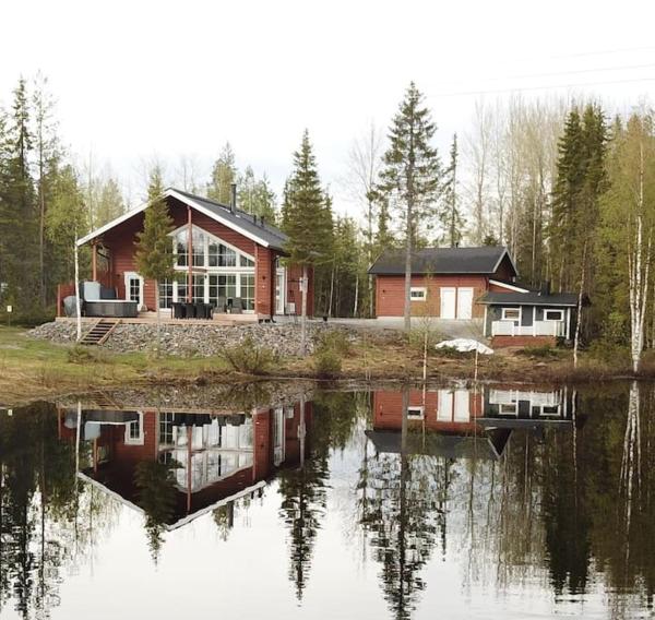 Na zdjęciu widoczny jest obiekt Luxury villa Levin Höperö położony w mieście Sirkka.