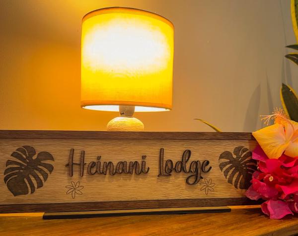 Na fotografii je vidět objekt Heinani Lodge Tiahura nacházející se ve městě Moorea.