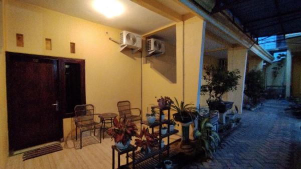 Op de foto is het object Amalia Guest House Banyuwangi te zien, gelegen in de stad Ketapang.