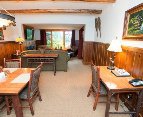 A la foto es mostra l'objecte Whiteface Lodge situat a la ciutat de Whiteface.