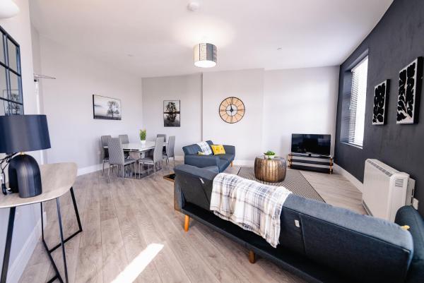 Bilde 4: SPACIOUS & MODERN 3-BED & High Ceiling