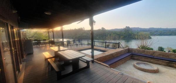 A la foto es mostra l'objecte DaGama Dam - White River - Kestrel - House 21 situat a la ciutat de Swartfontein.
