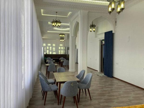 Na fotografii je vidět objekt Zehra Hotel nacházející se ve městě Buchara.