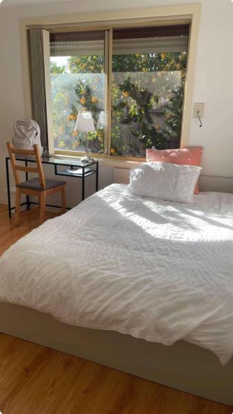 På billedet ses objektet Homestay Lemon room close to station, gym, airport beliggende i byen Lalor.
