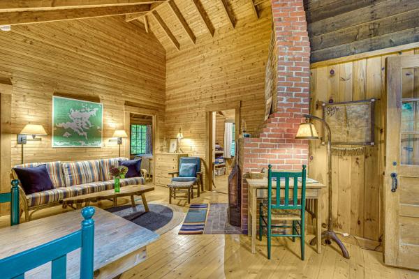 Billede 2: Rustic Cabin with Squam Lake Access and Fireplace!