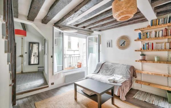 GuestReady - Bright Stay in the Heart of Paris, Париж