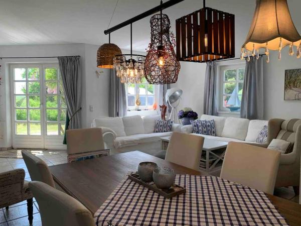 Nella foto è visibile l'oggetto Ferienhaus Sturmmöwe Müggenburg situato nella città di Zingst.