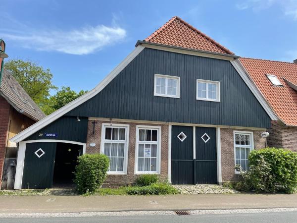A la foto es mostra l'objecte Fiets Inn Gästehaus situat a la ciutat de Lage.