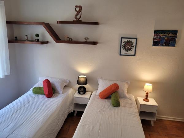 A la foto es mostra l'objecte Apartamento com varanda, vista para o mar e ar condicionado situat a la ciutat de Santos.