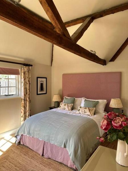 På bildet vises objektet The Cottage at Yewtree Farmhouse som ligger i byen Newbury.