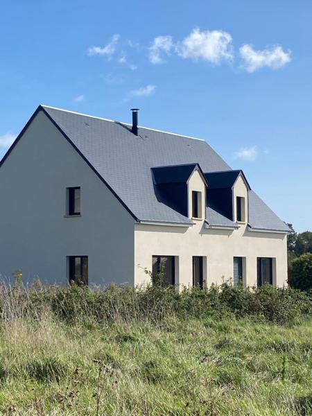 Kuvassa näkyy kohde Maison de vacances, joka sijaitsee kaupungissa Longues-sur-Mer.