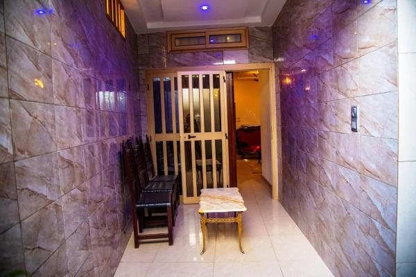 Na zdjęciu widoczny jest obiekt AHoefa położony w mieście Lomé.