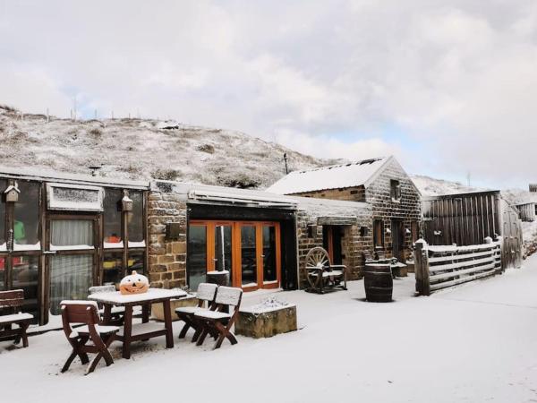 A la foto es mostra l'objecte Cottage incredible views off grid private dog friendly garden cosy situat a la ciutat de Meltham.