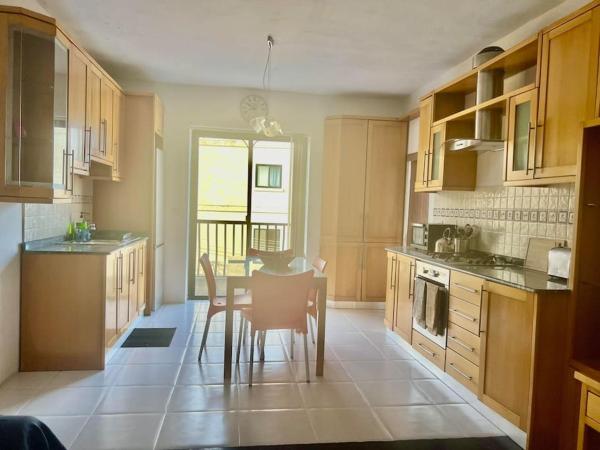 Na foto é possível ver o objeto Spacious 3 bedroom in Swatar - Birkirkara localizado na cidade de Birkirkara.