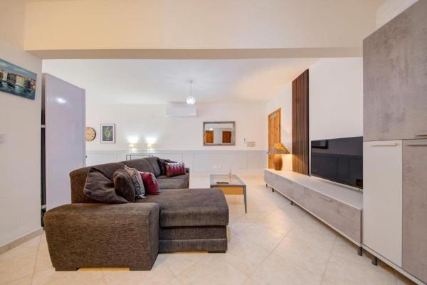 Στη φωτογραφία φαίνεται το αντικείμενο Spacious Apartment in St'Julians by SF HOMES που βρίσκεται στην πόλη Tal-Għoqod.