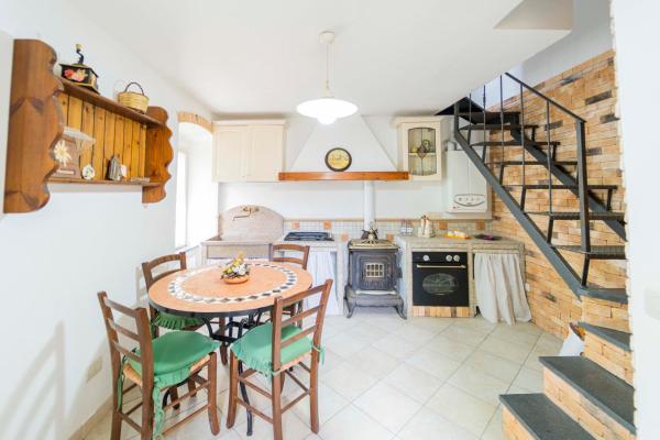 På billedet ses objektet 129b - Casa indipendente Velva, borgo e natura a 15km dal mare di Sestri Levante beliggende i byen Chiama.