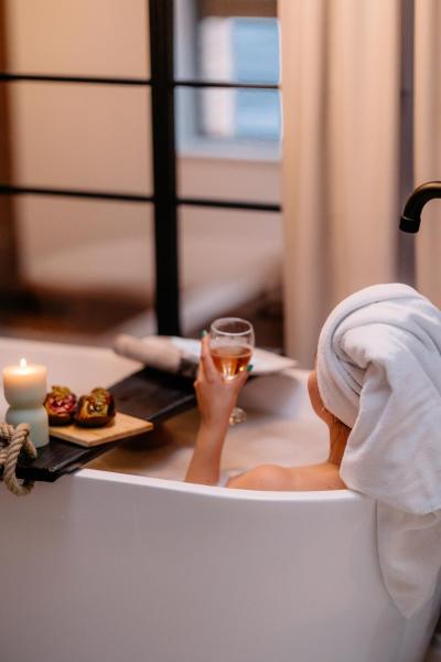 Na fotografii je vidět objekt Loft 16 - Luksus & Relax - Wanna, Netflix, Parking nacházející se ve městě Jamielnik.