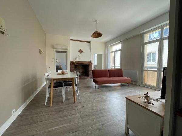 På billedet ses objektet Appartement T4 Centre Ville C2 beliggende i byen Châteauroux.