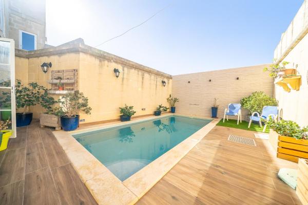 Nella foto è visibile l'oggetto 4 Bedroom Holiday Home with Private Pool situato nella città di Żebbuġ.