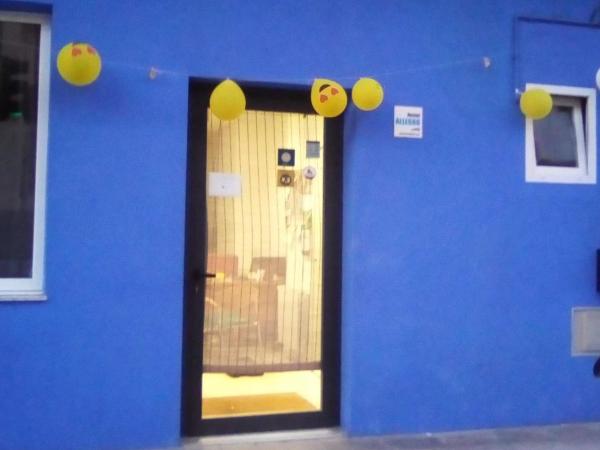 På billedet ses objektet Hostel Allegro beliggende i byen Santander.
