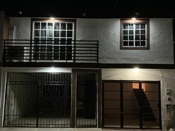 På billedet ses objektet Casa moderna cerca de la playa beliggende i byen Mazatlán.