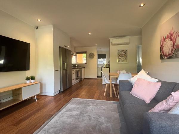 TrooBloo Unit by The Pat in Glenelg North的照片5