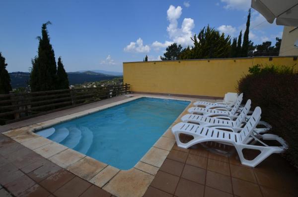 På billedet ses objektet Villa Mimosa 8 people Lloret de Mar beliggende i byen Vidreres.