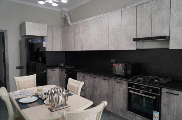 Na zdjęciu widoczny jest obiekt Art Hotel Navoiy położony w mieście Malik.