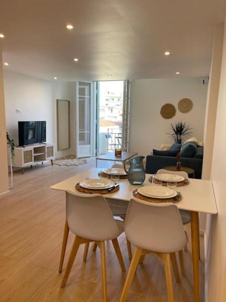 Appartement à 2 pas de la mer et Parking privé, Ницца