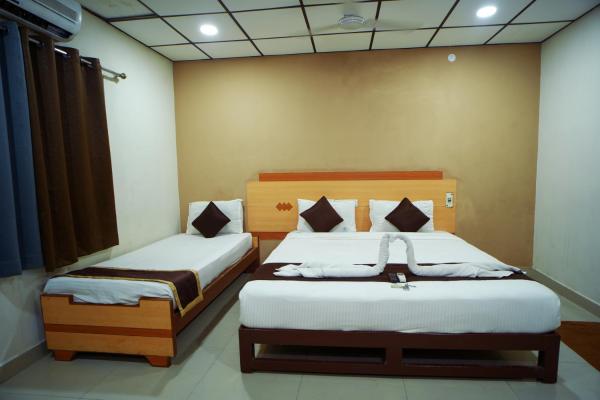 A la foto es mostra l'objecte RAAJNEST SERVICE APARTMENTS situat a la ciutat de Chennai.