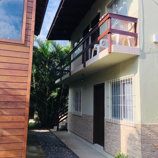 På billedet ses objektet Apartamentos Neia beliggende i byen Florianópolis.