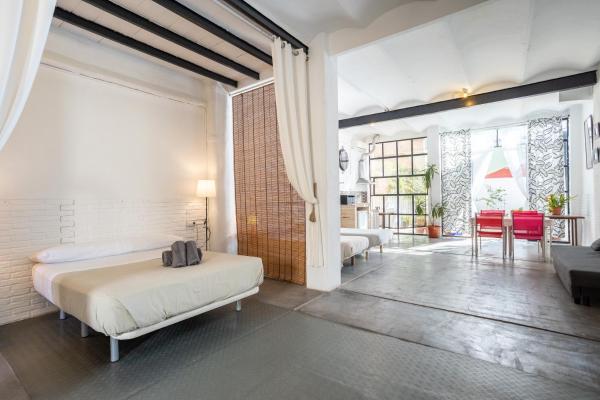 Apartamento Vintage con WiFi y Terraza Privada, Valencie
