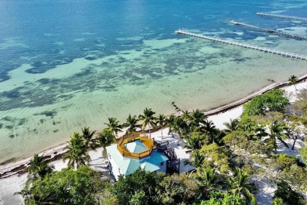 Na zdjęciu widoczny jest obiekt Bungalows Beach Key West - Azucar położony w mieście Bay Point.