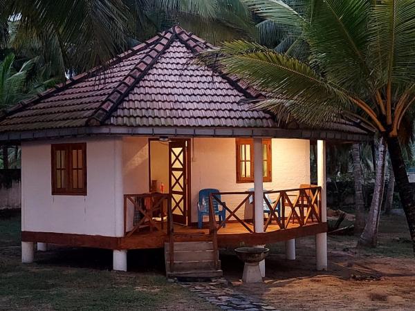 På billedet ses objektet Coconut Grove Beach Cabanas beliggende i byen Hungama.