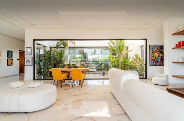 En la foto se muestra el objeto Luxury 3BR Villa Huge Pool 1,000m Private Garden 4 Baths ubicado en la ciudad de Marrakech.