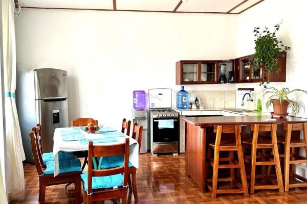 Sweet Home, Puerto Ayora