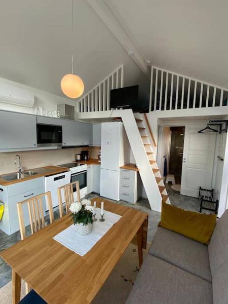 En la foto se muestra el objeto Eget hus med badtunna i skärgårdsmiljö ubicado en la ciudad de Kristinehamn.