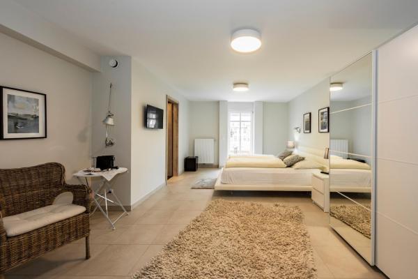 Apartmá Junior s balkonem — 32 m² - Hôtel - Restaurant  Victor Hugo