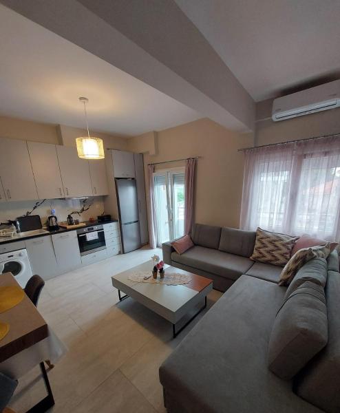 På billedet ses objektet New, nice apartment, 50m from sea and from Center at Nea Irakleia beliggende i byen Néa Irákleia.