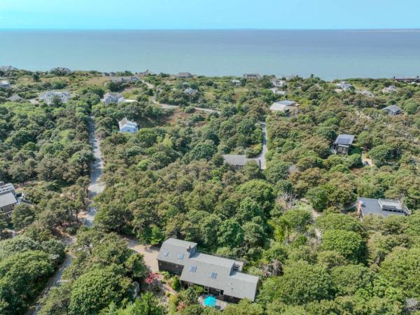 Auf dem Foto ist das Objekt Stylistic Home and Easy Walk to the Beach in der Stadt Truro zu sehen.