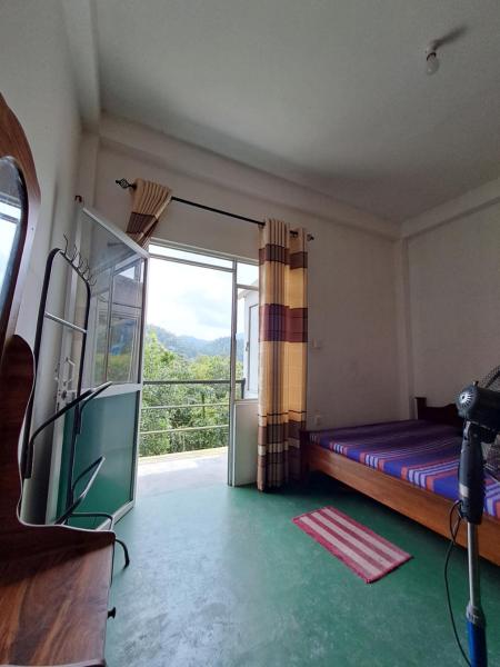 Na fotografii je vidět objekt 38 guest house nacházející se ve městě Kitulgala.