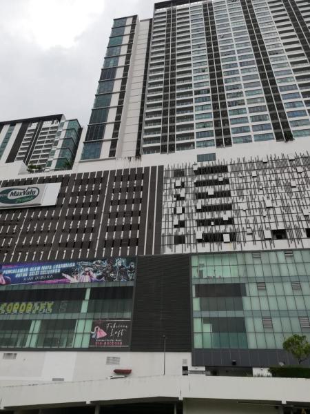 The photo shows the Abdullah Home Stay located in the city of Bangi.