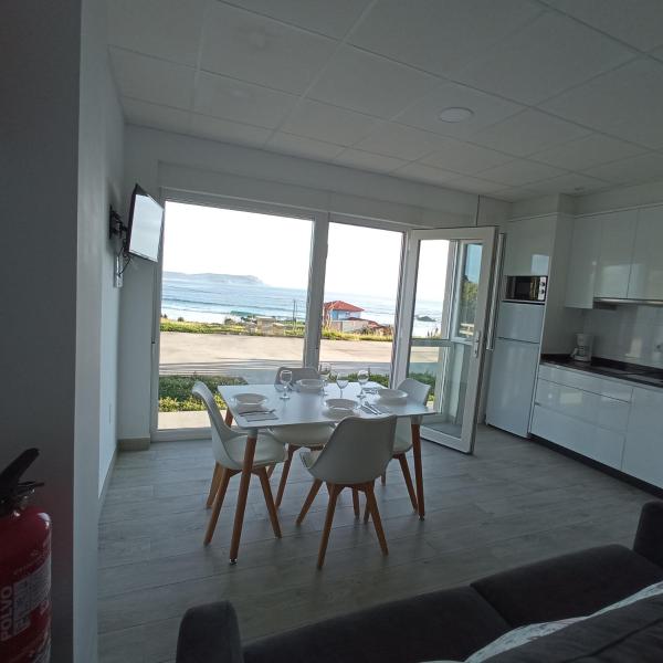 På billedet ses objektet Apartamentos NEMIÑA beliggende i byen La Coruña.